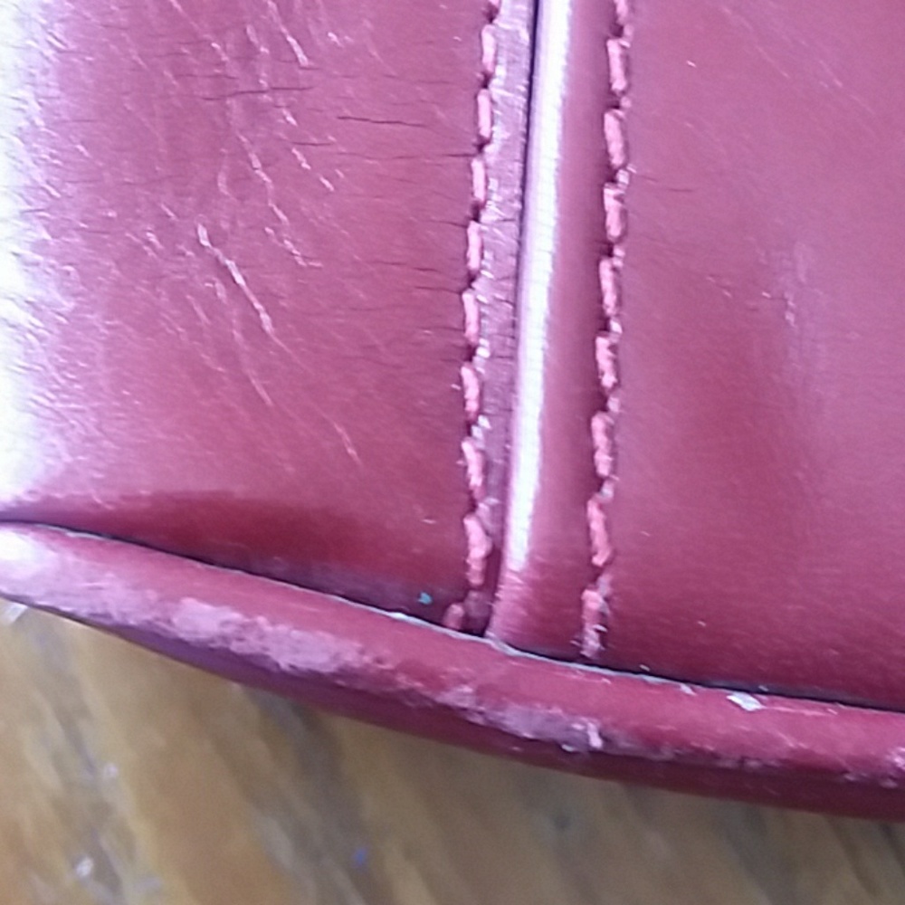 Hidesign "Ranch" Red Bag - Picture 6 of 8